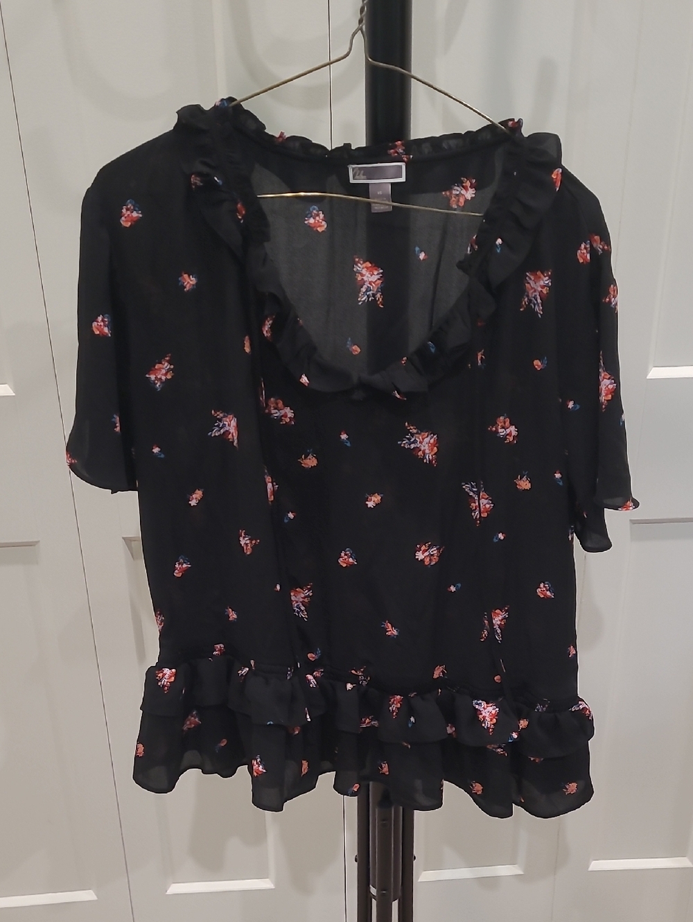 Chelsea28 Black Floral Ruffle V-Neck Blouse